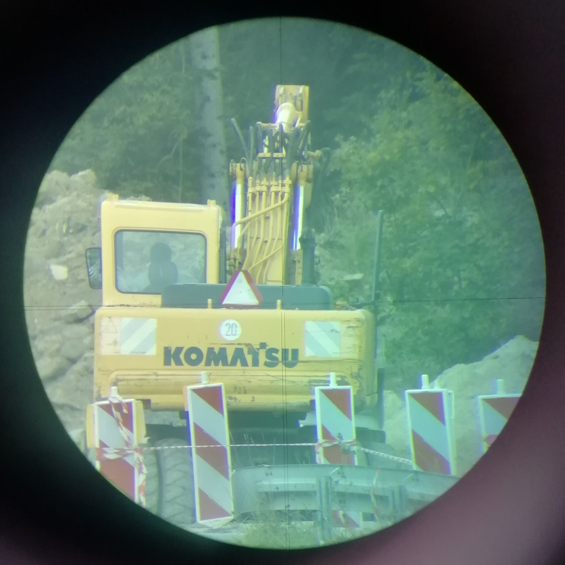 widok przez lunetę tachimetru